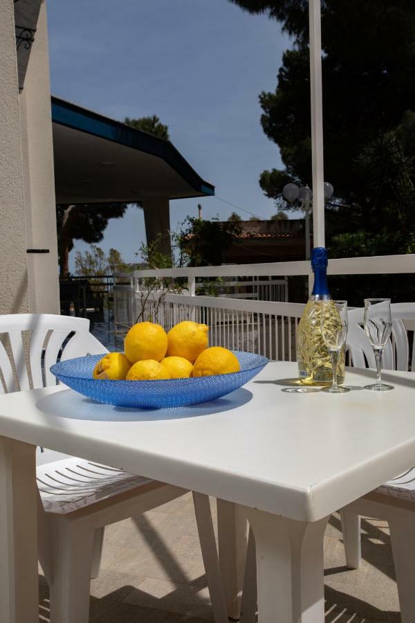 Villa Aurora Mondello Addaura Екстер'єр фото